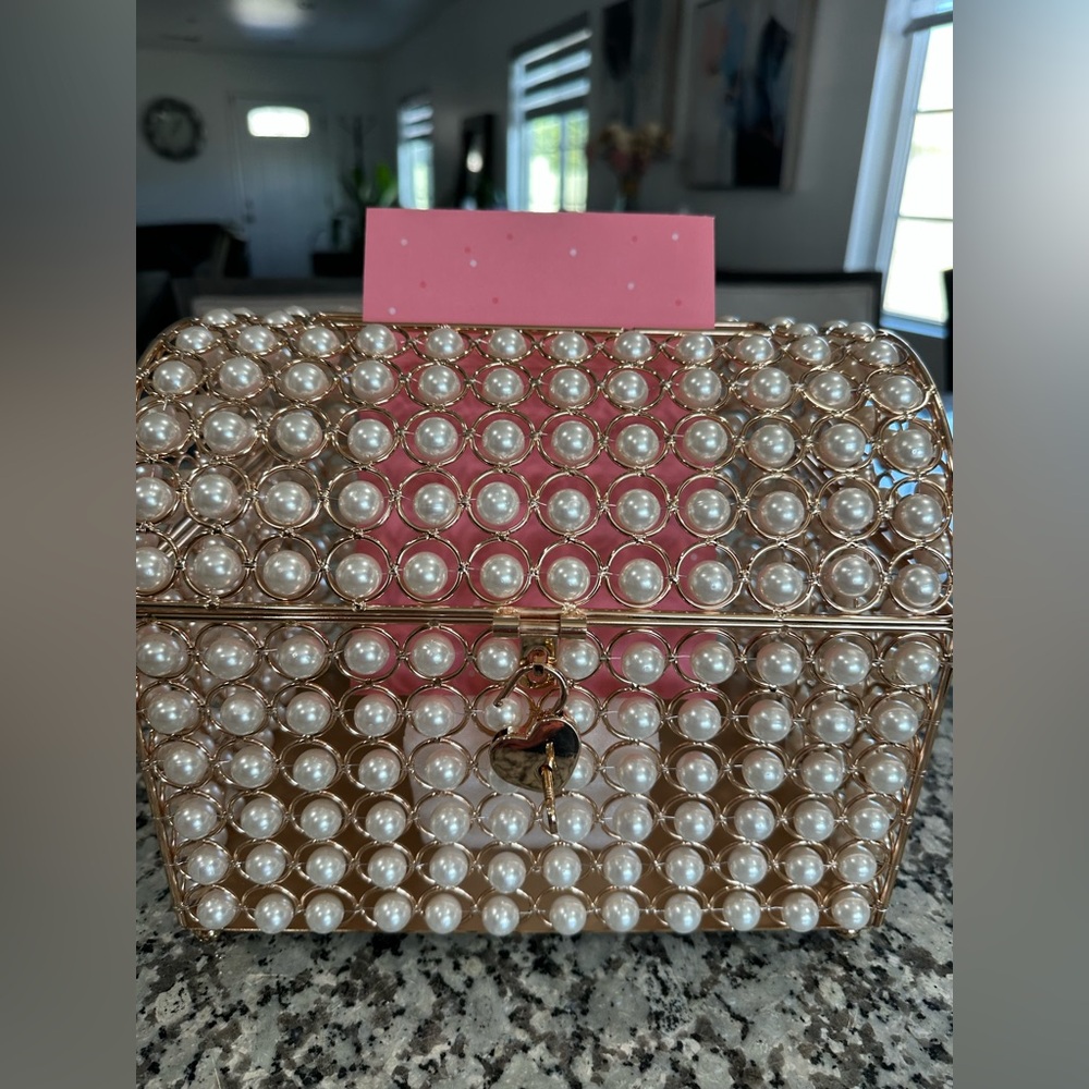 Elegant Wedding or Quinceañera Card Box with Heart Lock & Key